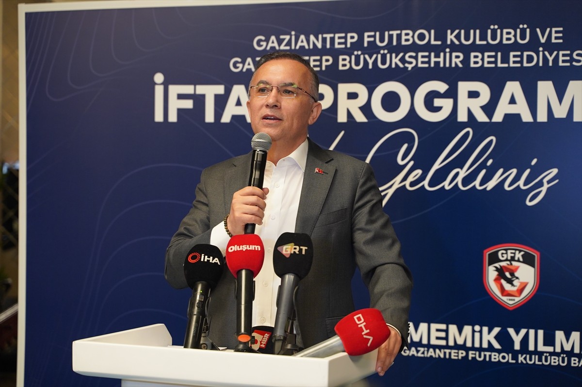Gaziantep FK ile Büyükşehir Belediyesi işbirliğinde Mutfak Sanatları Merkezi'nde iftar programı...