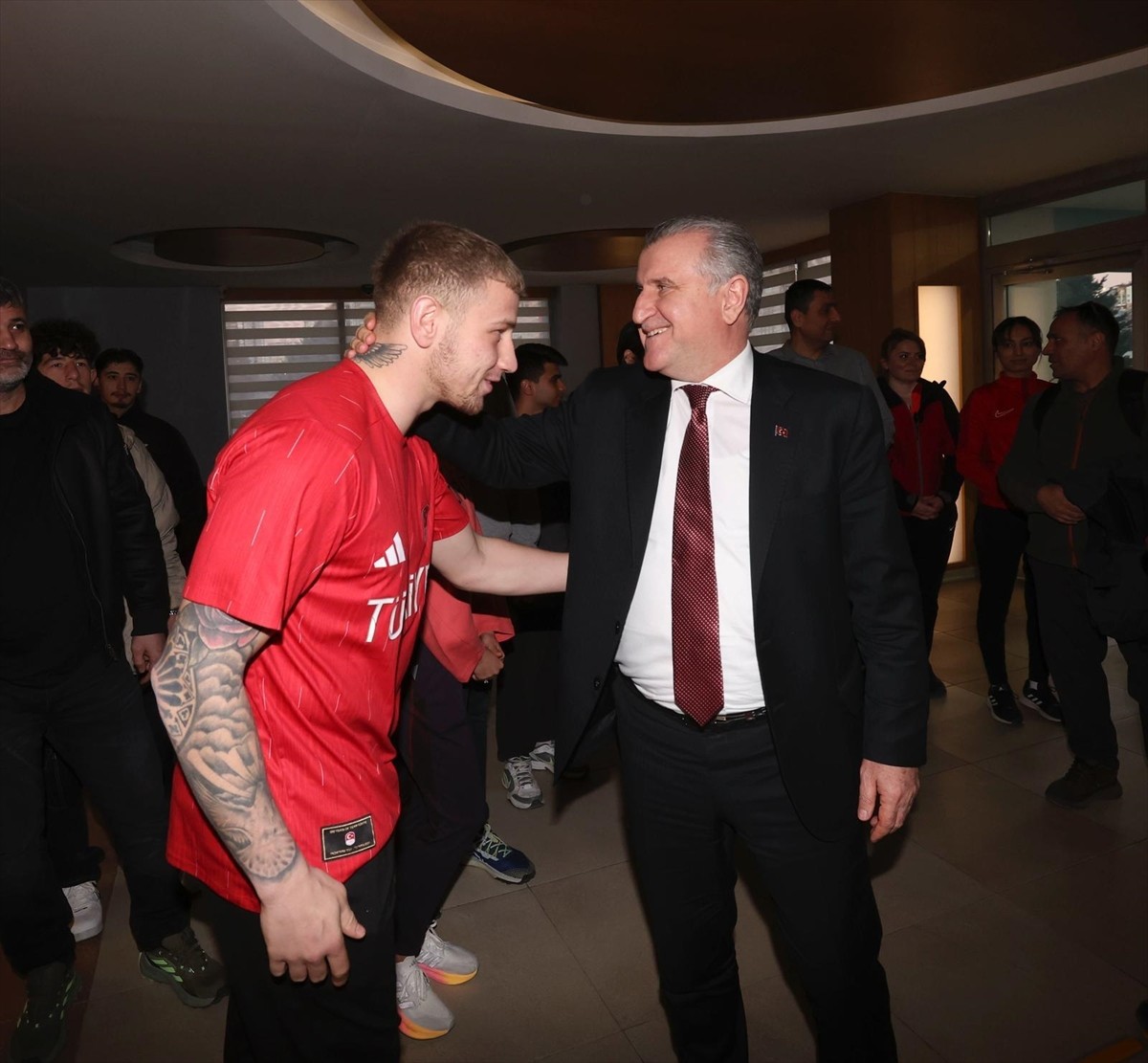 Gençlik ve Spor Bakanı Osman Aşkın Bak, Ankara'da milli sporcularla Türkiye Olimpiyat Hazırlık...