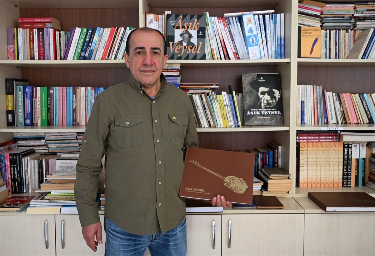 Halk ozanı Aşık Veysel Şatıroğlu'nun manevi mirası olan Ankara'daki dernek binası, eğitime destek...