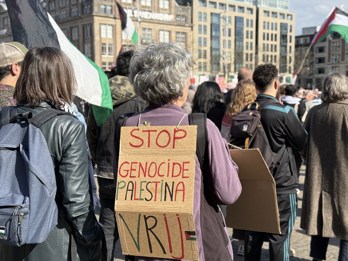 Hollanda’nın başkenti Amsterdam’da, İsrail'in ateşkesi bozarak Gazze Şeridi'ne yönelik saldırıları...