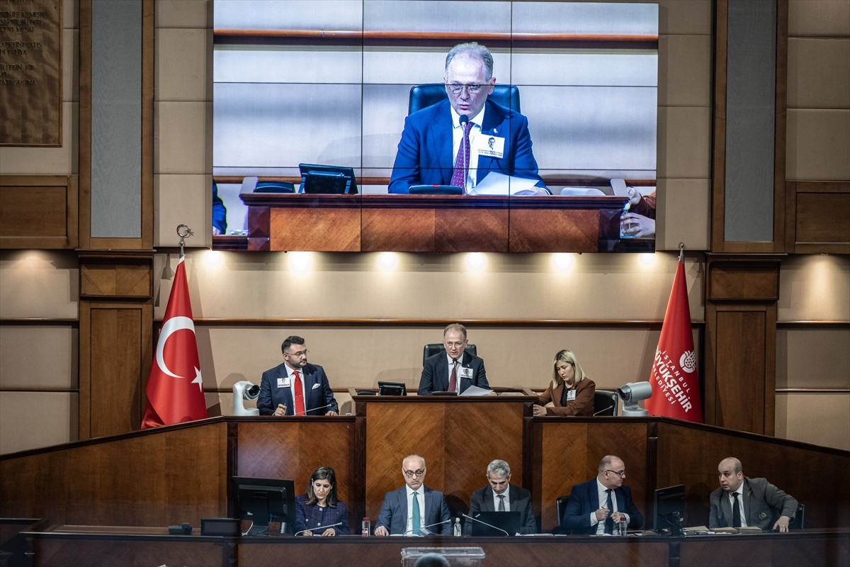 İBB Meclisi, İBB Başkanlığı görevinden uzaklaştırılan ve yolsuzluk soruşturması kapsamında...