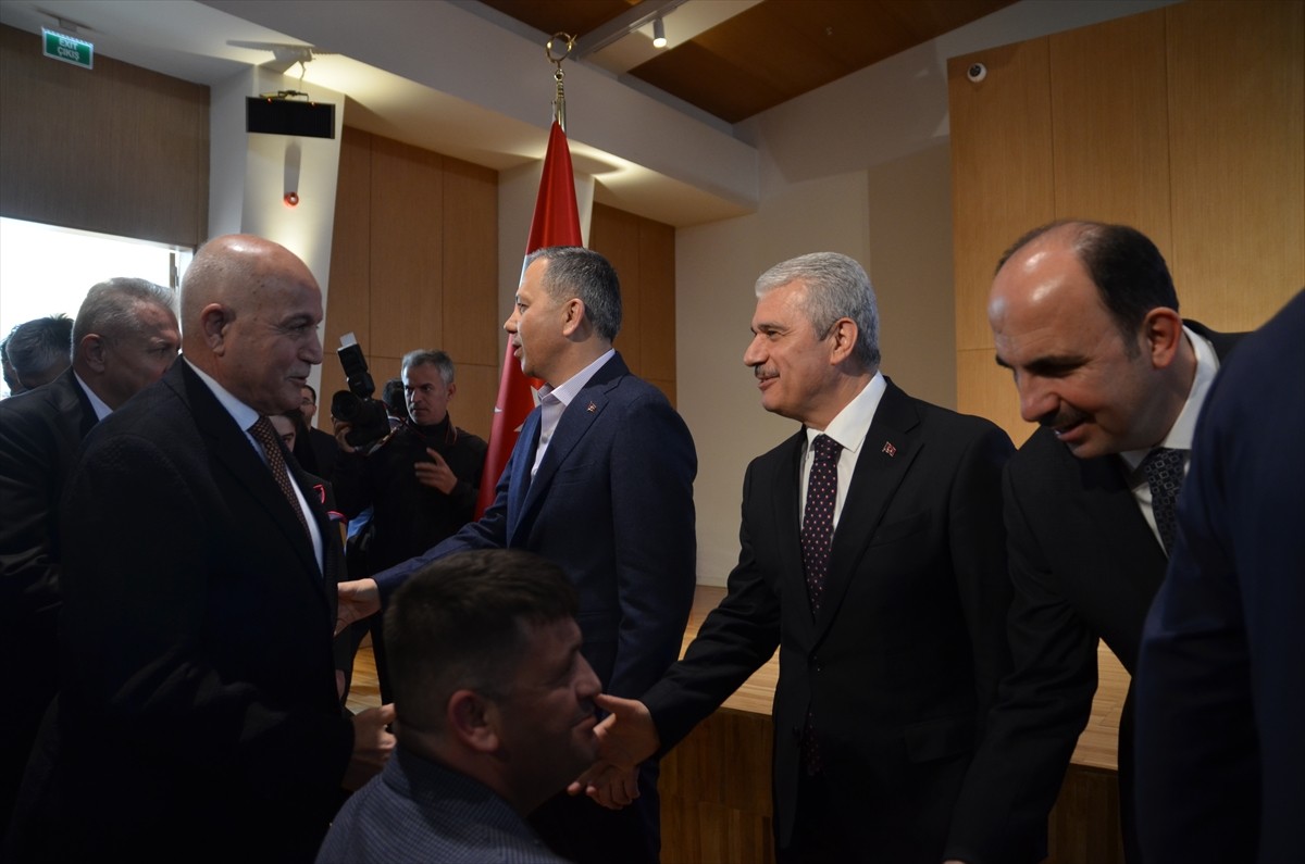 İçişleri Bakanı Ali Yerlikaya (sağ 3), Taş Bina Kültür Sanat Merkezi'nde düzenlenen bayramlaşma...