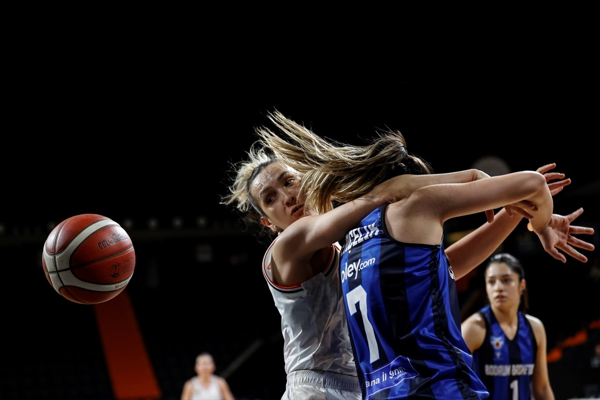 ING Kadınlar Basketbol Süper Ligi'nin 25. haftasında, ÇİMSA ÇBK Mersin ile Bodrum Basketbol...