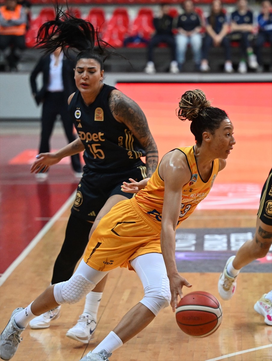 ING Kadınlar Basketbol Süper Ligi play-off çeyrek final ikinci maçında Melikgazi Kayseri...