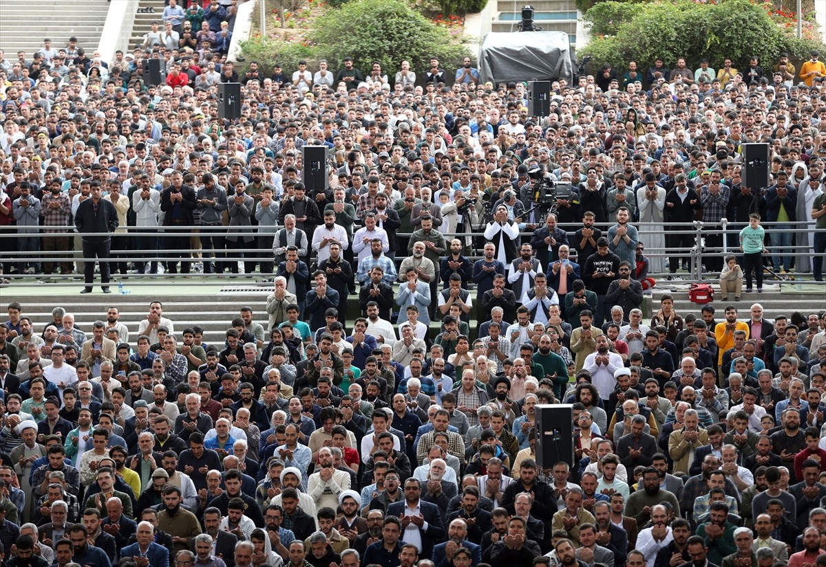 İran lideri Ayetullah Ali Hamaney, ABD Başkanı Donald Trump'ın saldırı tehditlerini hayata...