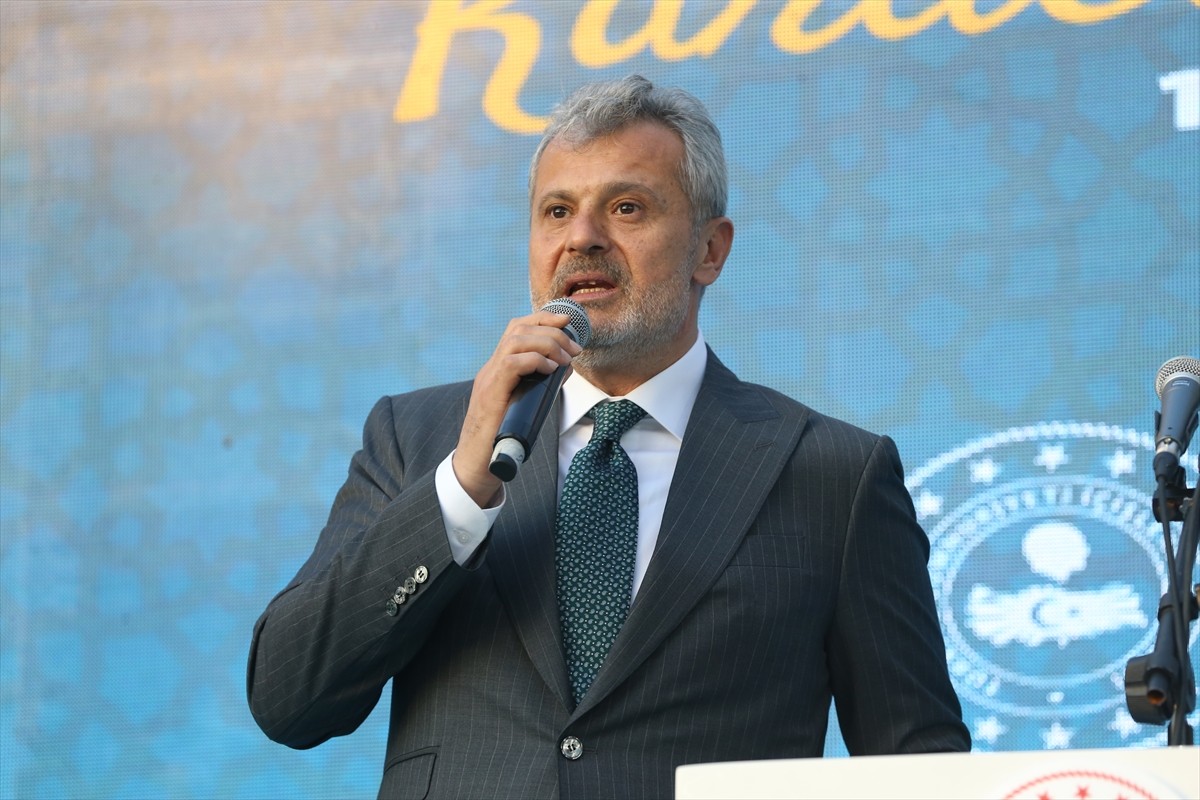 İskenderun Belediyesi tarafından Sakarya Mahallesi'ndeki Ziraat Park'a "Kardeşlik İftarı"...