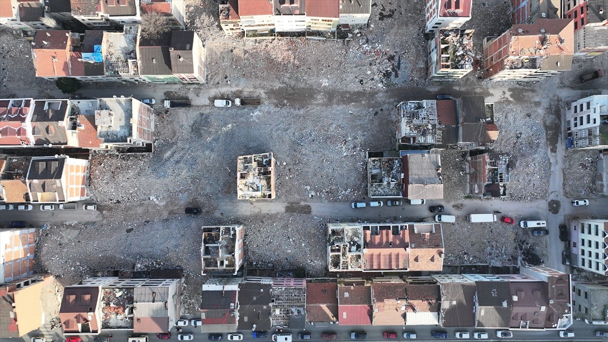 İsmetpaşa Mahallesi'nde meşhur Bayrampaşa Cezaevi'ni de kapsayan kentsel dönüşüm projesi yarım...