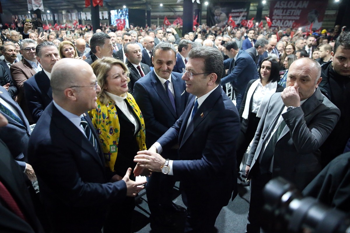 İstanbul Büyükşehir Belediye Başkanı Ekrem İmamoğlu, CHP'nin cumhurbaşkanı adayını belirlemek için...