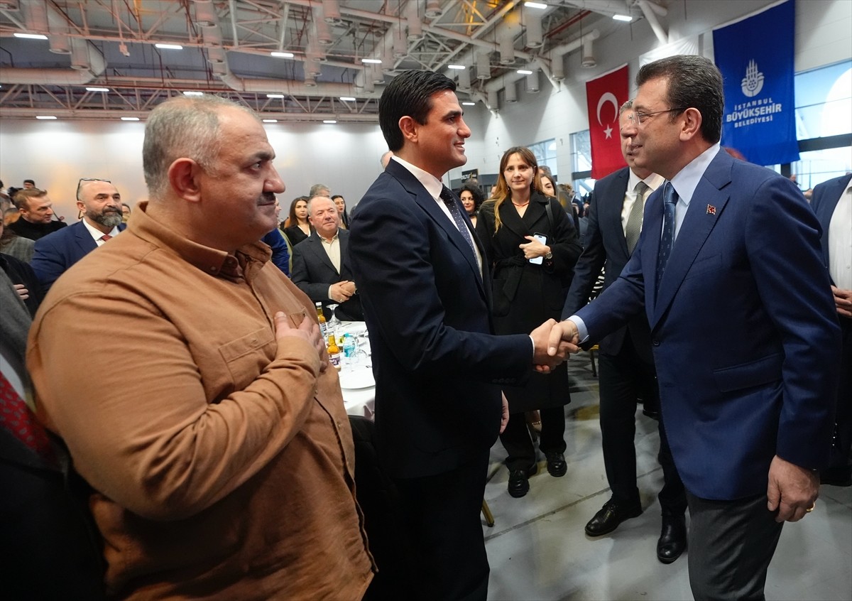 İstanbul Büyükşehir Belediyesince (İBB), kentteki muhtarların katılımıyla Yenikapı'daki Dr. Mimar...