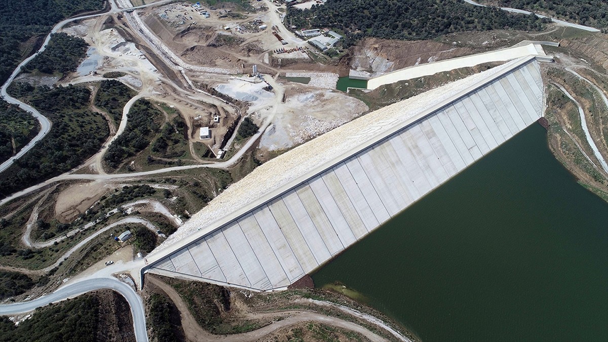 İzmir'de 2003 yılından bu yana DSİ tarafından 65 milyar 632 milyon liralık yatırım yapıldı....