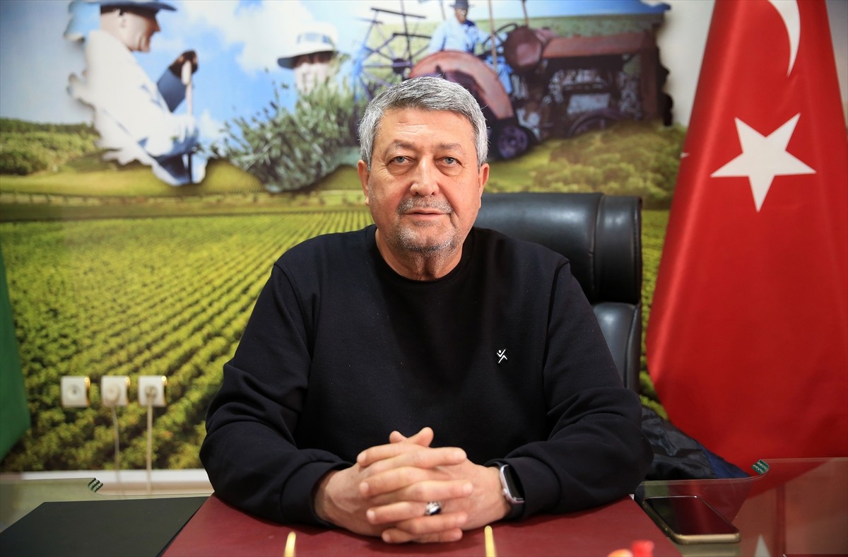 İzmir Büyükşehir Belediyesinin, Manisa'da 11 yeni su kuyusu açarak 32 milyon metreküp ilave yer...