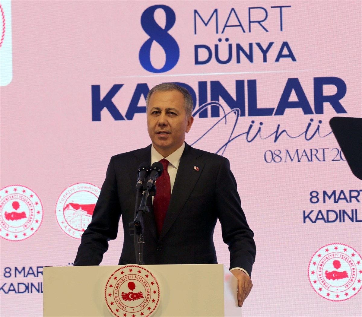Kars Polisevi'nde 8 Mart Dünya Kadınlar Günü dolayısıyla düzenlenen iftar programına katılan...