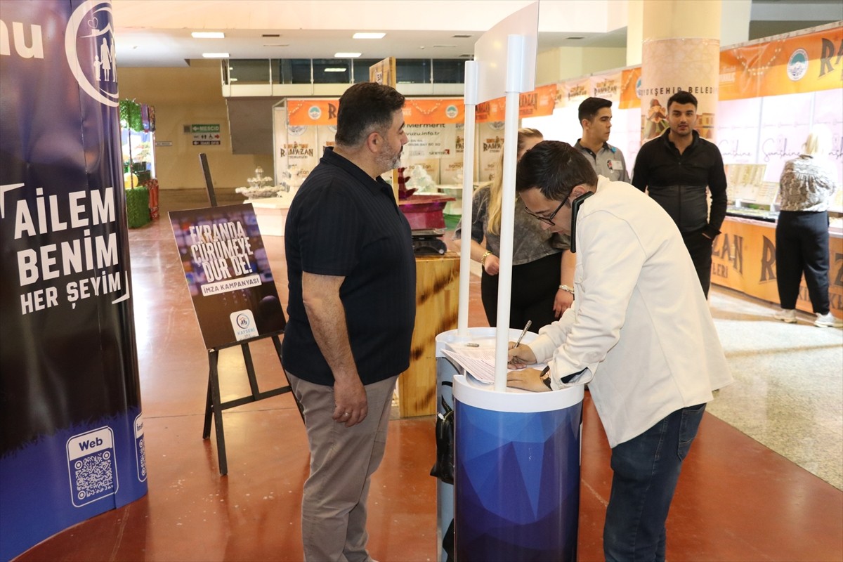 Kayseri'de, Büyük Aile Platformu, ulusal televizyon kanallarında yayınlanan gündüz kuşağı...