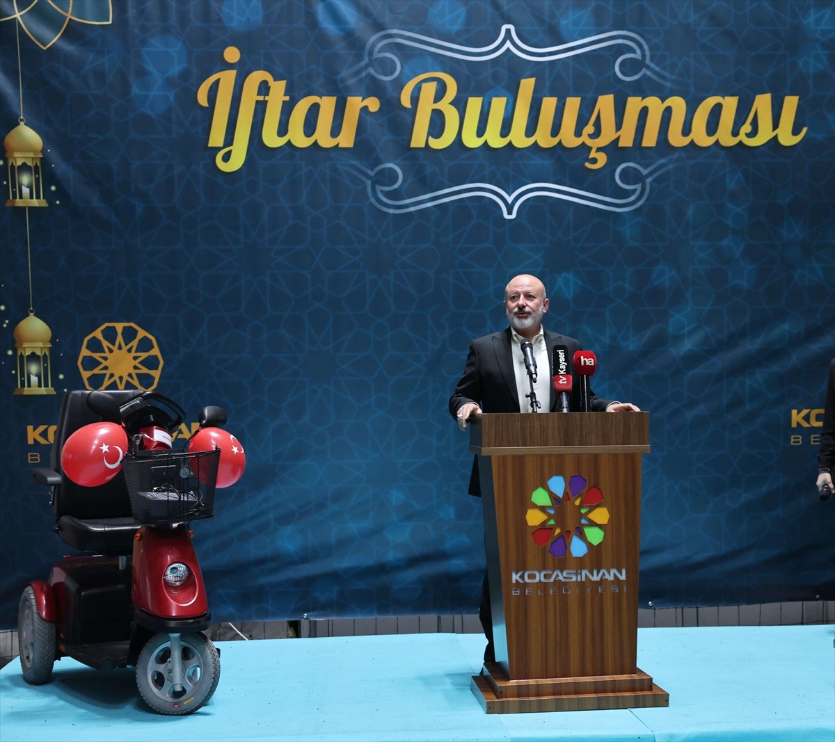 Kayseri'de Kocasinan Belediyesi öncülüğünde, hayırseverlerin desteğiyle engelli vatandaşlara 40...