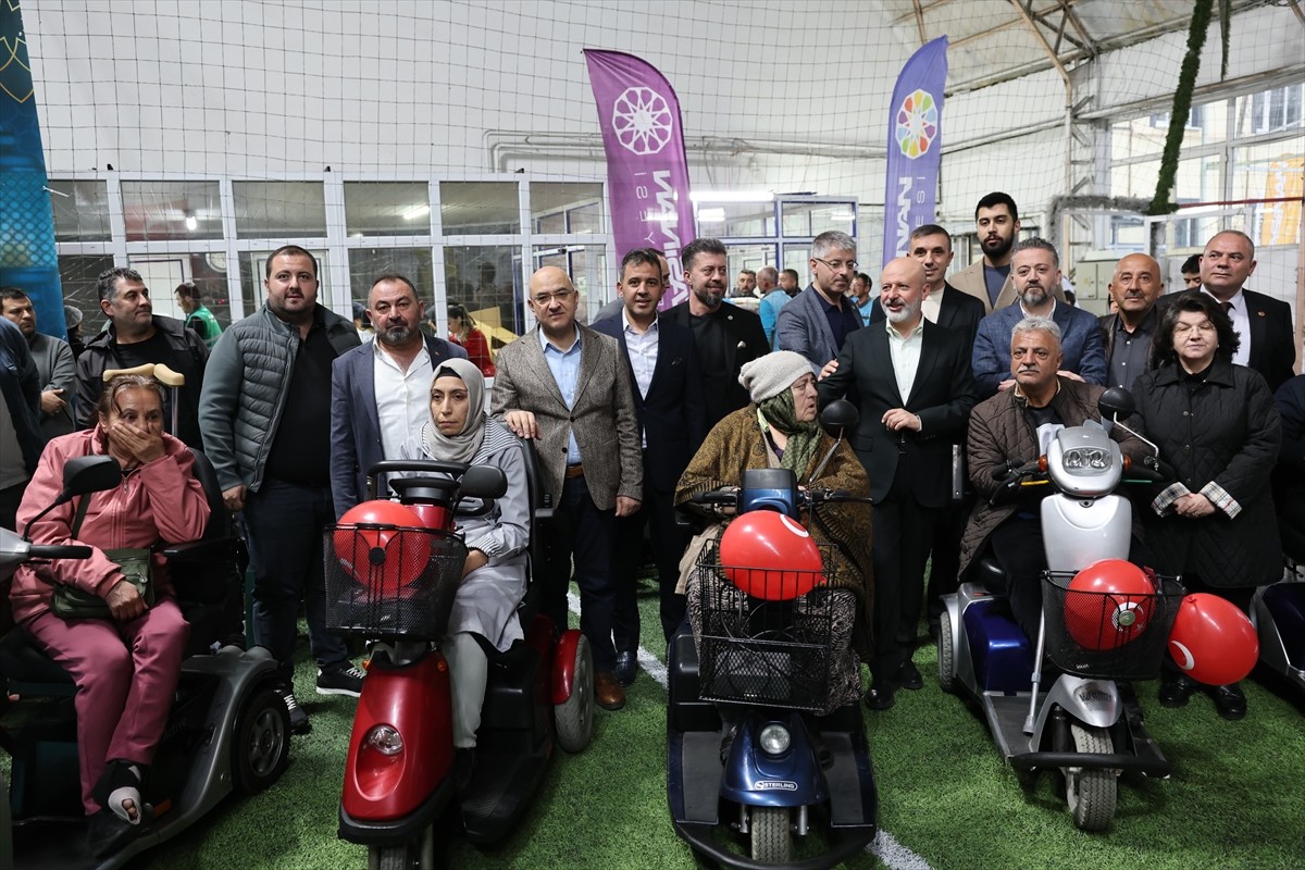 Kayseri'de Kocasinan Belediyesi öncülüğünde, hayırseverlerin desteğiyle engelli vatandaşlara 40...