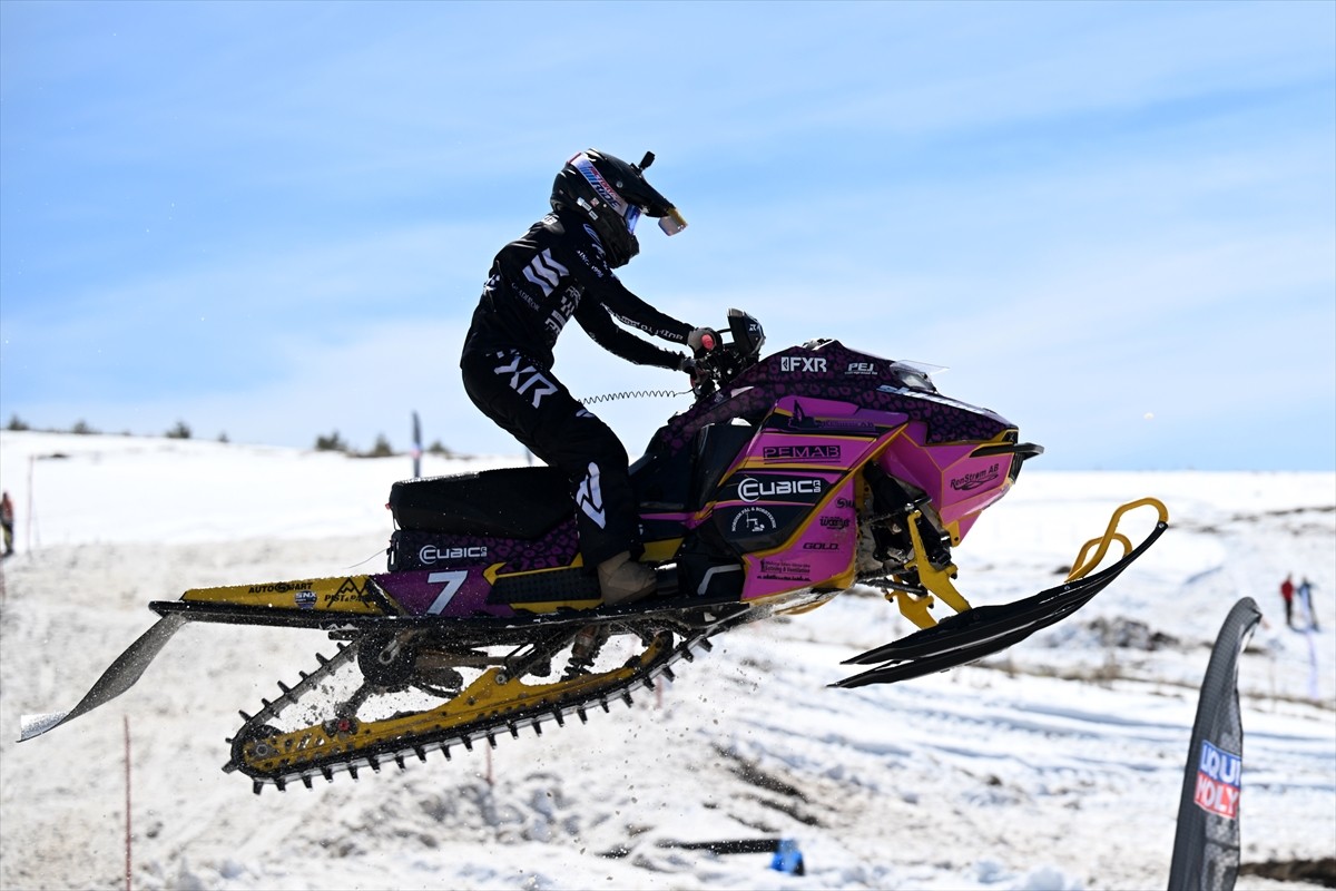 Kayseri'de, Türkiye Motosiklet Federasyonu (TMF), Kayseri Valiliği ile Kayseri Büyükşehir...