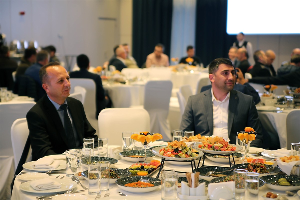 Kırgızistan'ın başkenti Bişkek'te 60 üyesi bulunan Türkiye-Kırgızistan İş Adamları Kültür...