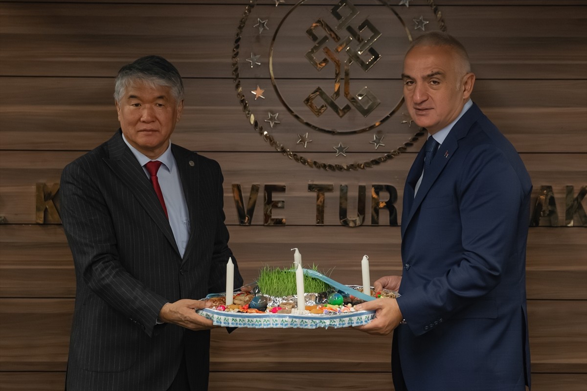 Kültür ve Turizm Bakanı Mehmet Nuri Ersoy, Nevruz Bayramı dolayısıyla Uluslararası Türk Kültürü...