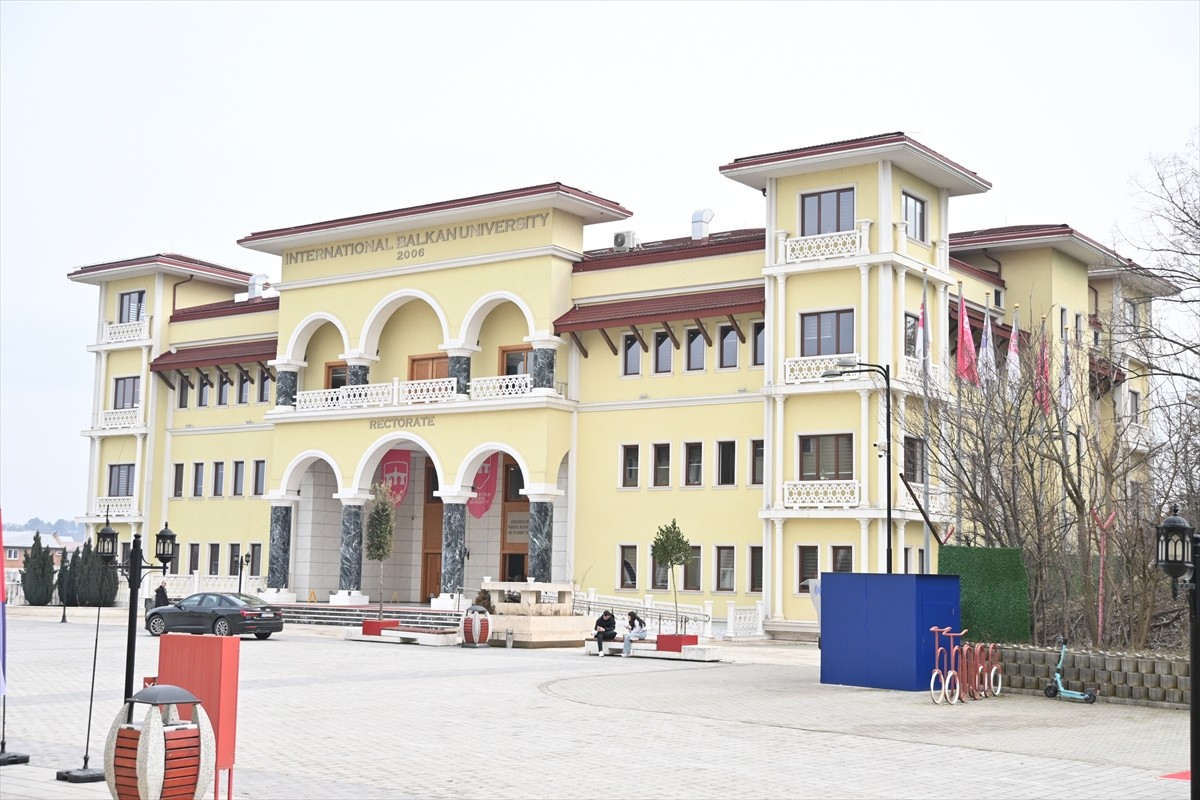 Kuzey Makedonya'nın başkenti Üsküp'te hayırseverlerin destekleriyle 2006'da kurulan Uluslararası...