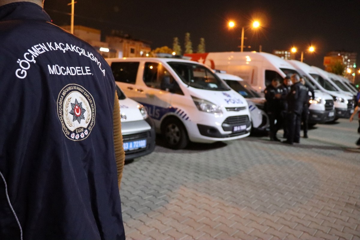 Mersin'de gerçekleştirilen uygulamada 5 düzensiz göçmen yakalandı.