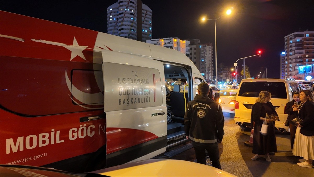 Mersin'de gerçekleştirilen uygulamada 5 düzensiz göçmen yakalandı.