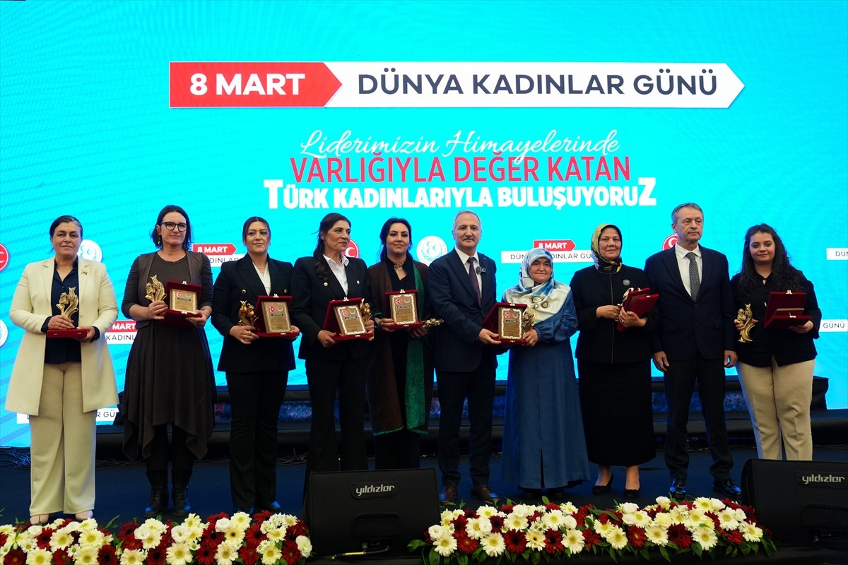 MHP, 8 Mart Dünya Kadınlar Günü dolayısıyla Genel Başkan Devlet Bahçeli'nin himayesinde, ATO...