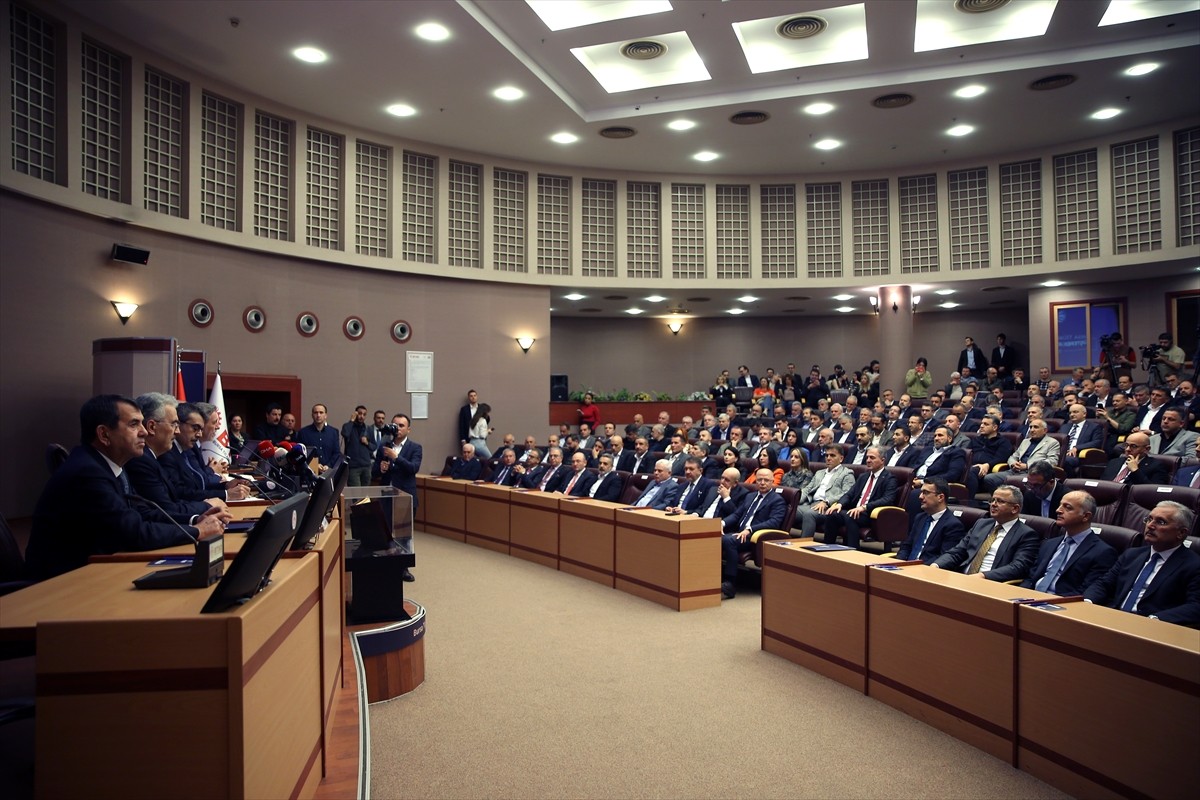 Milli Eğitim Bakanı Yusuf Tekin (ortada), Bursa Ticaret ve Sanayi Odası'nda (BTSO) düzenlenen...