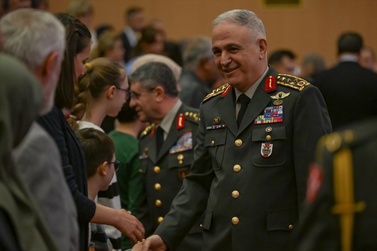 Milli Savunma Bakanı Yaşar Güler, Milli Savunma Bakanlığı Atatürk Kültür Sitesi'nde düzenlenen "18...