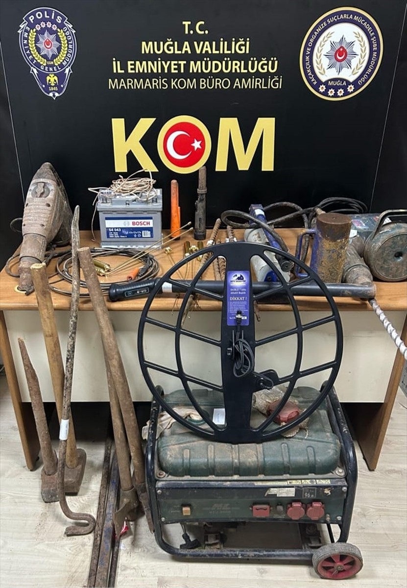 Muğla'nın Bodrum, Marmaris ve Milas ilçelerinde kaçakçılıkla mücadele kapsamında düzenlenen...