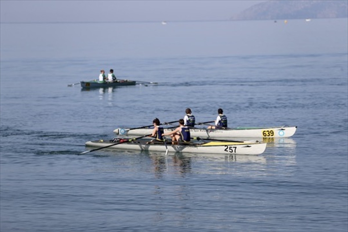 Muğla'nın Fethiye ilçesinde Uzun Mesafe Deniz Küreği Türkiye Kupası yarışları sona erdi. Türkiye...