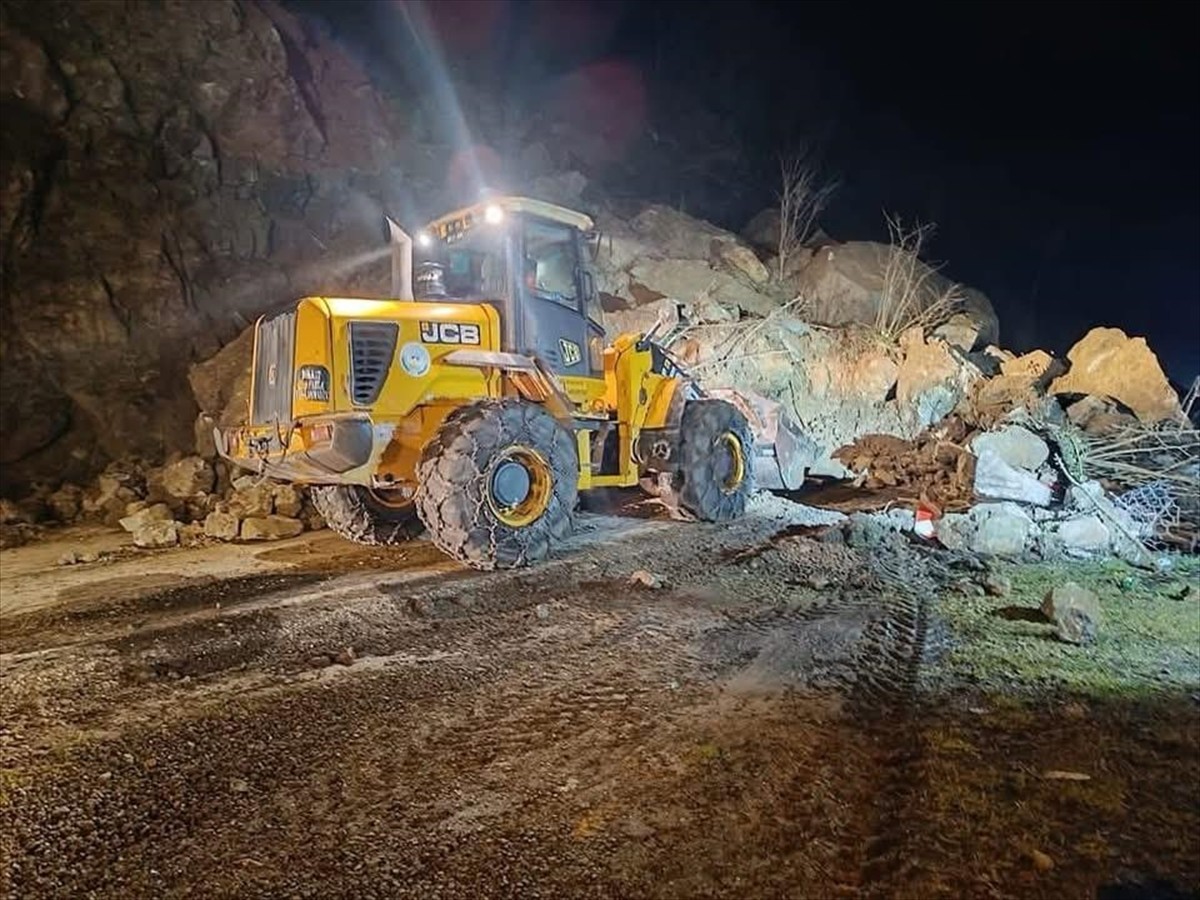 Ordu'nun Kabataş ilçesine bağlı Sayacatürk mevkisindeki Kabataş-Çatalpınar-Aybastı bağlantı...