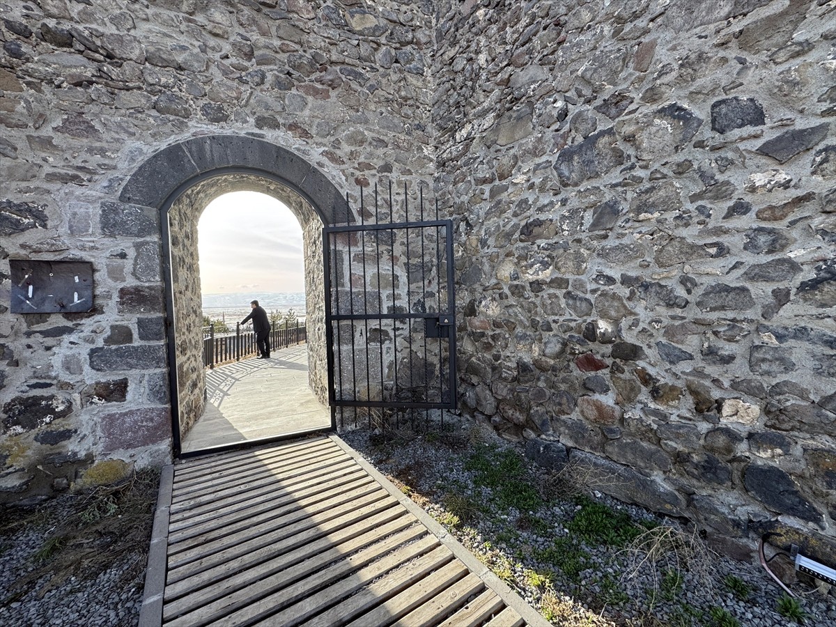 Osmanlı döneminde Kanuni Sultan Süleyman'ın emriyle onarılan ve bugüne kadar ulaşan tarihi Ardahan...