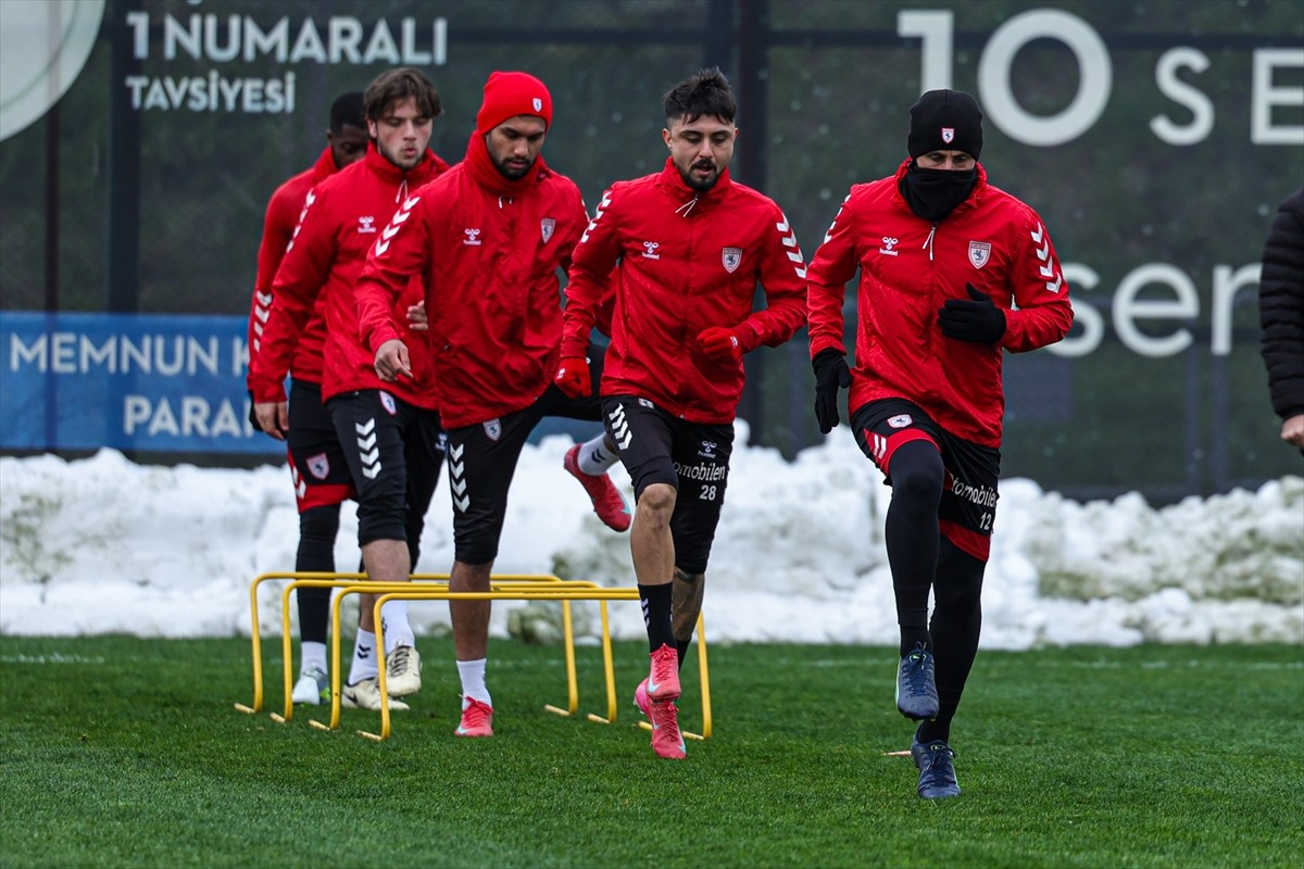 Reeder Samsunspor, Trendyol Süper Lig'in 26. haftasında deplasmanda Göztepe ile oynayacağı...