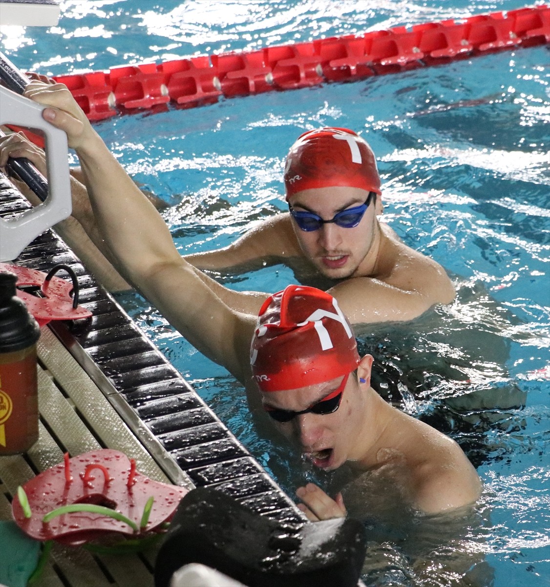 Romanya Yüzme Milli Takımı, Erzurum'daki kamplarından verim alınca güç depolamak için tekrar kenti...