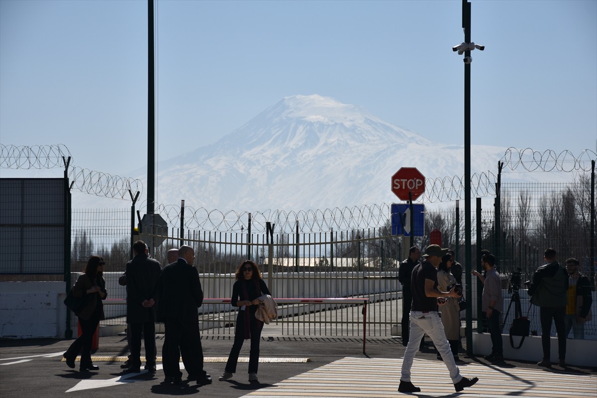 Rus Sınır Muhafız Birlikleri'nin çekilmesiyle 1 Mart itibarıyla kontrol görevleri tamamen...