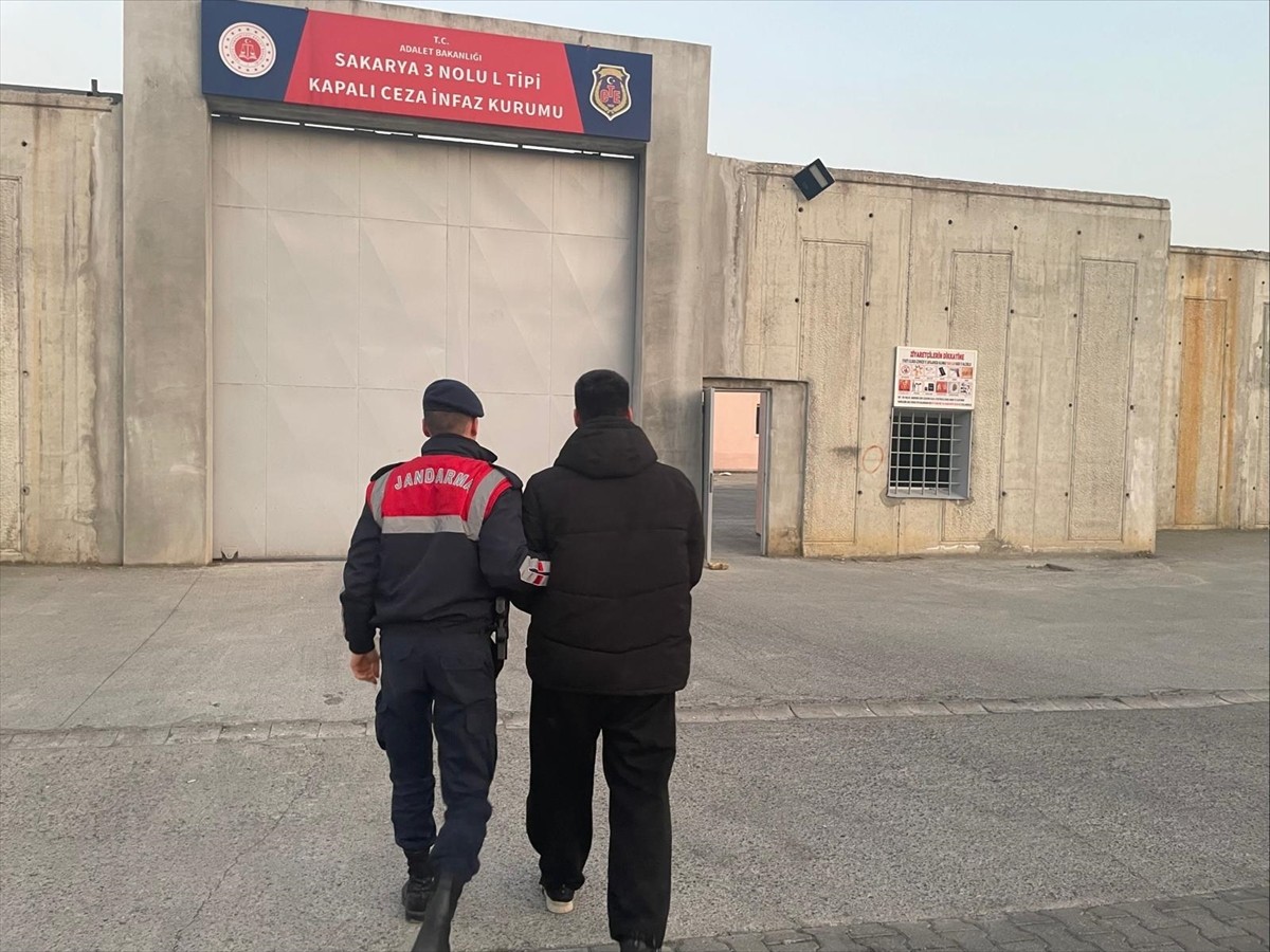 Sakarya'da uyuşturucu operasyonunda satışa hazır halde 385 gram sentetik uyuşturucu ele geçirildi...