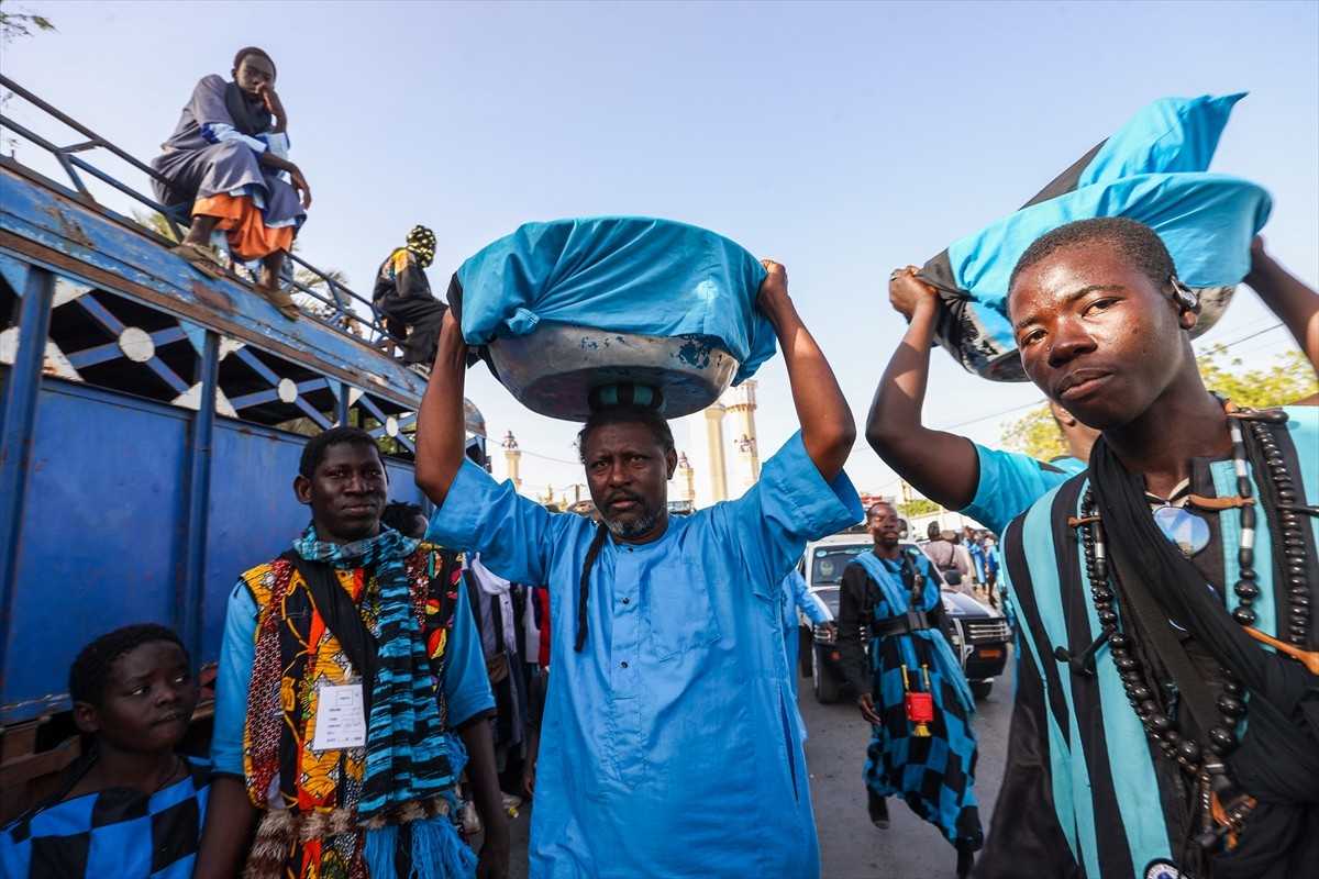 Senegal'de Müridi tarikatının farklı ve aykırı yorumu olarak değerlendirilen Baye Fall hareketi...
