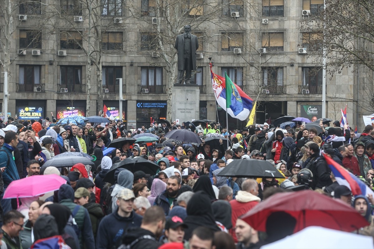 Sırbistan'da geçen yıl tren istasyonundaki beton sundurmanın çökmesi sonucu 15 kişinin hayatını...