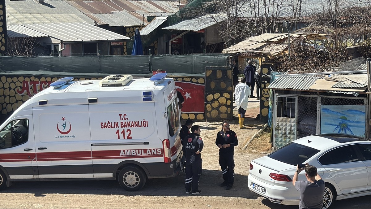 Sivas'ta bir süredir haber alınamayan yabancı uyruklu çoban, çalıştığı besi çiftliğinin ahırında...