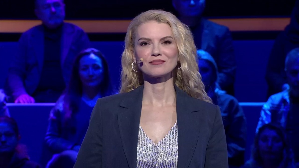 Sunuculuğunu Pelin Çift'in üstlendiği, TRT 1 ekranlarında yayınlanan "3'te 3" adlı bilgi...