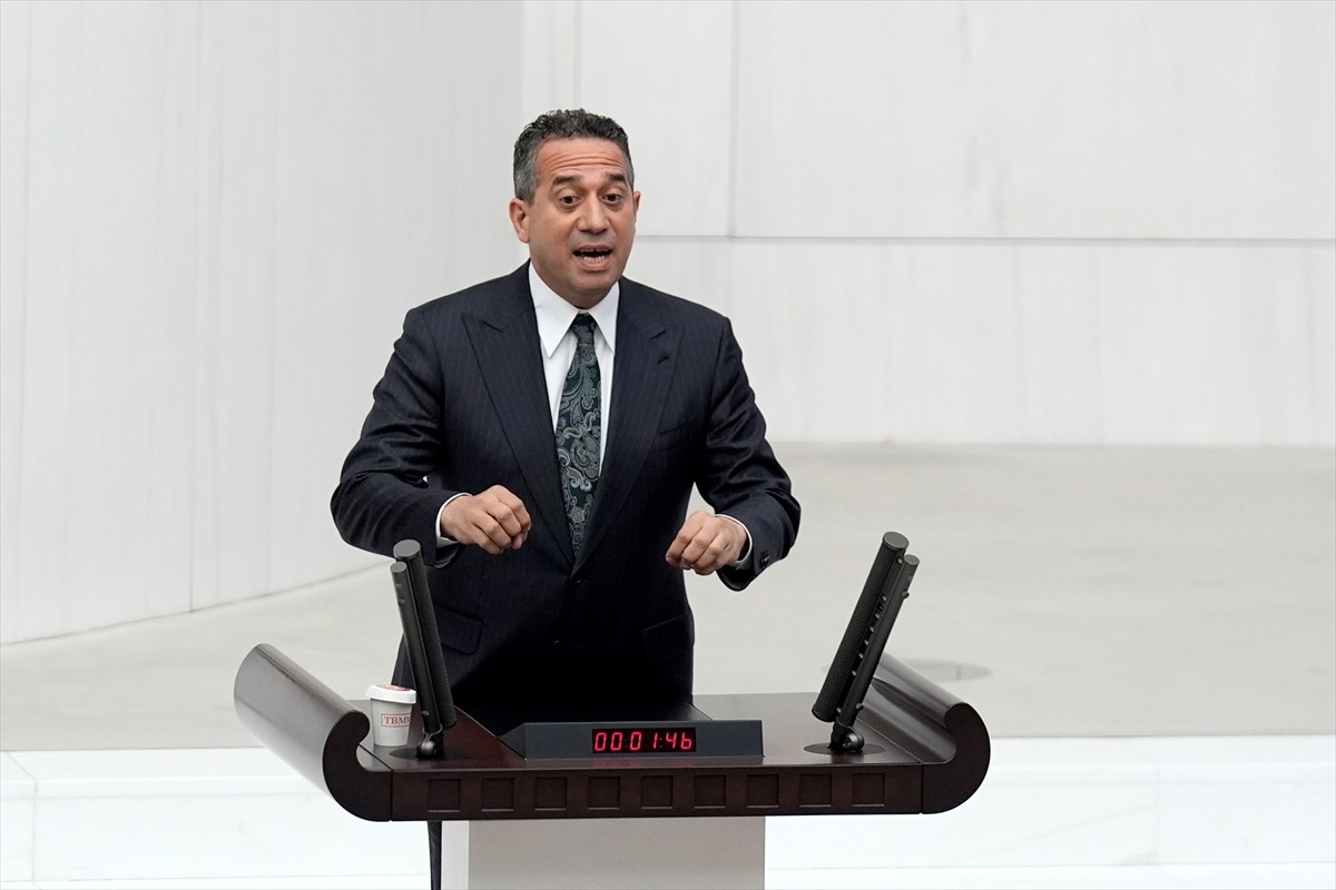 TBMM Genel Kurulu, Meclis Başkanvekili Sırrı Süreyya Önder başkanlığında toplandı. Genel Kurulda...