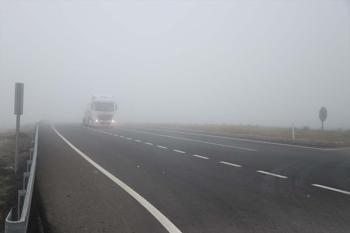Tekirdağ'da sis nedeniyle görüş mesafesi 40 metreye kadar düştü.