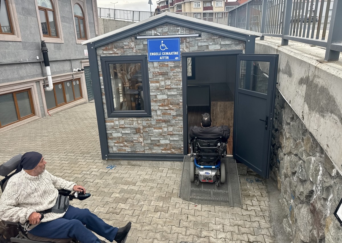 Trabzon'da, cami bahçesine engelli rampası, elektrik hattı, ses ve ısı sistemi bulunan özel bir...