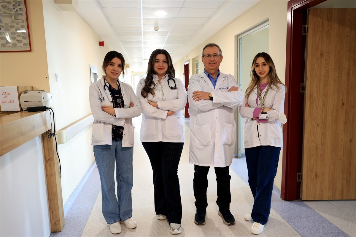 Trakya Üniversitesi (TÜ) Tıp Fakültesi Hastanesi Göğüs Hastalıkları Kliniğinde görev yapan yabancı...