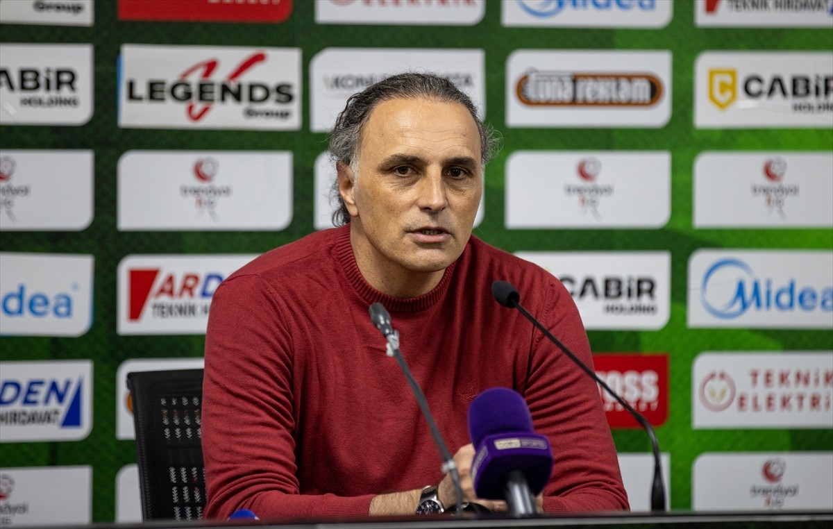 Trendyol 1. Lig'in 29. haftasında Sakaryaspor, Yeni Sakarya Atatürk Stadyumu'nda Teksüt...