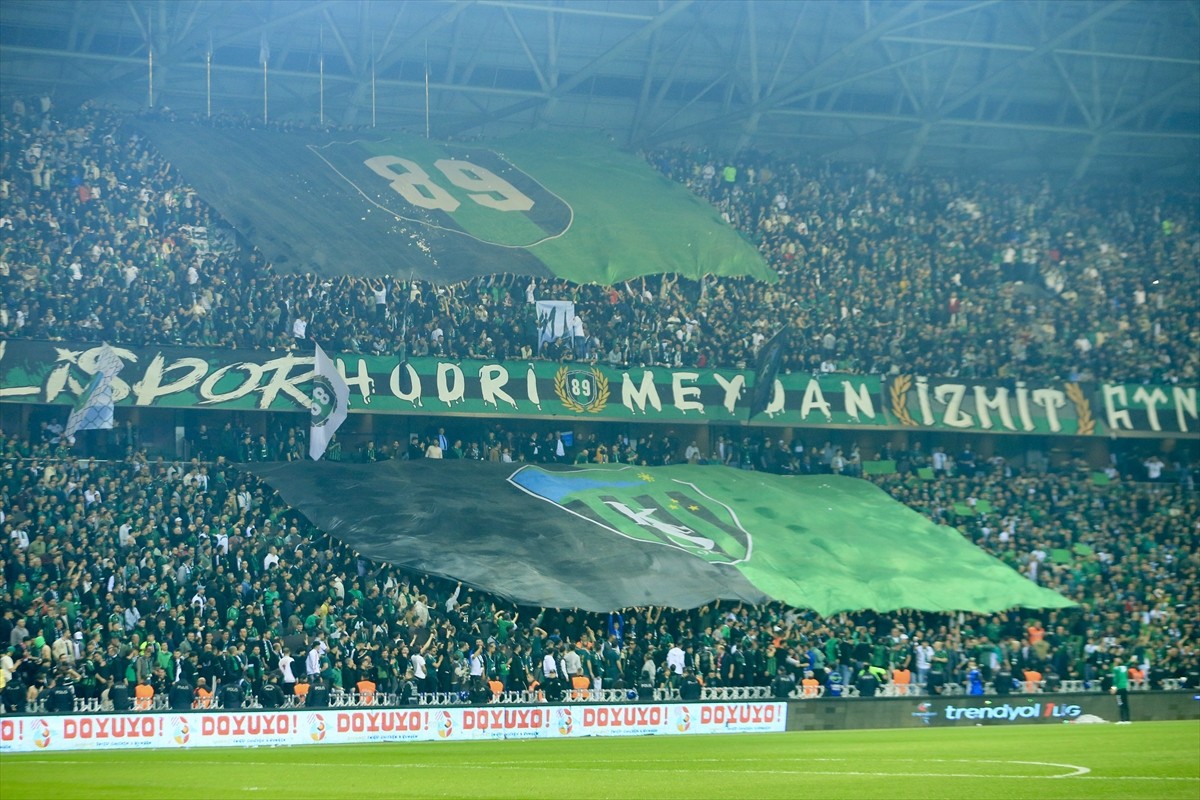 Trendyol 1. Lig'in 31. haftasında Kocaelispor ile Sakaryaspor, Yıldızentegre Kocaeli Stadyumu'nda...