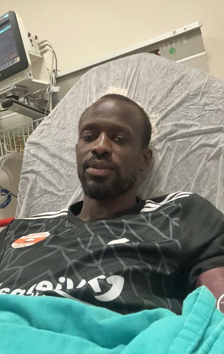 Trendyol 1. Lig ekiplerinden Adanaspor, Solwie Energy Fatih Karagümrük maçında sakatlanan ve...