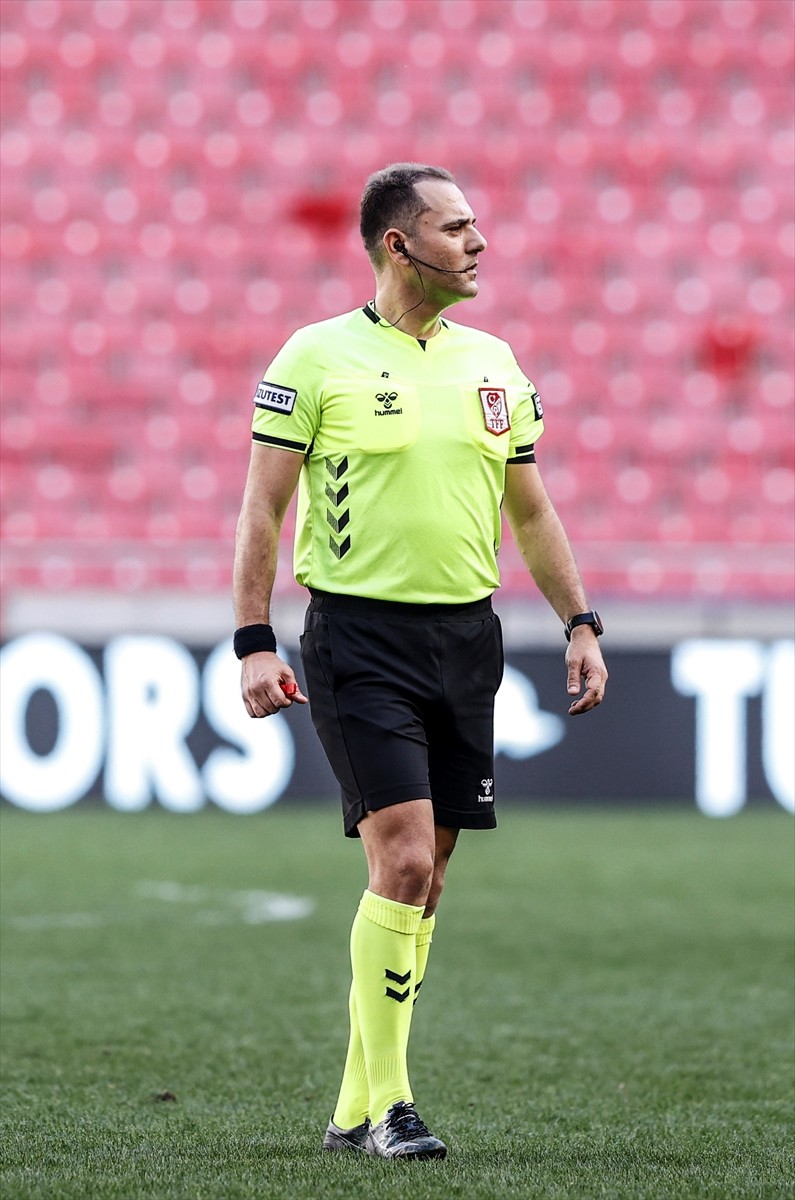 Trendyol Süper Lig'in 28. haftasında Atakaş Hatayspor ile Net Global Sivasspor, Mersin...