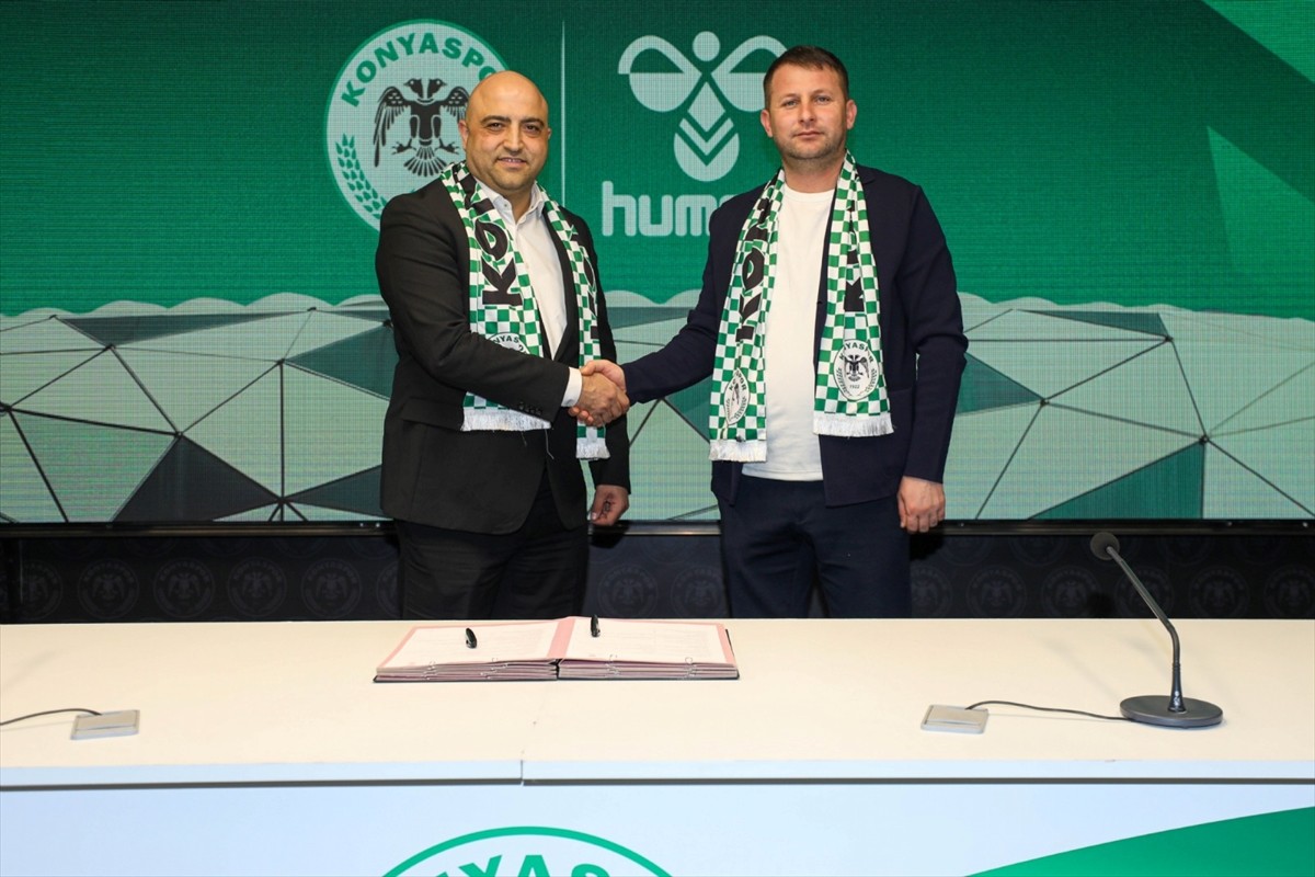Trendyol Süper Lig ekiplerinden TÜMOSAN Konyaspor ile Hummel arasında forma ve ürün sponsorluğu...