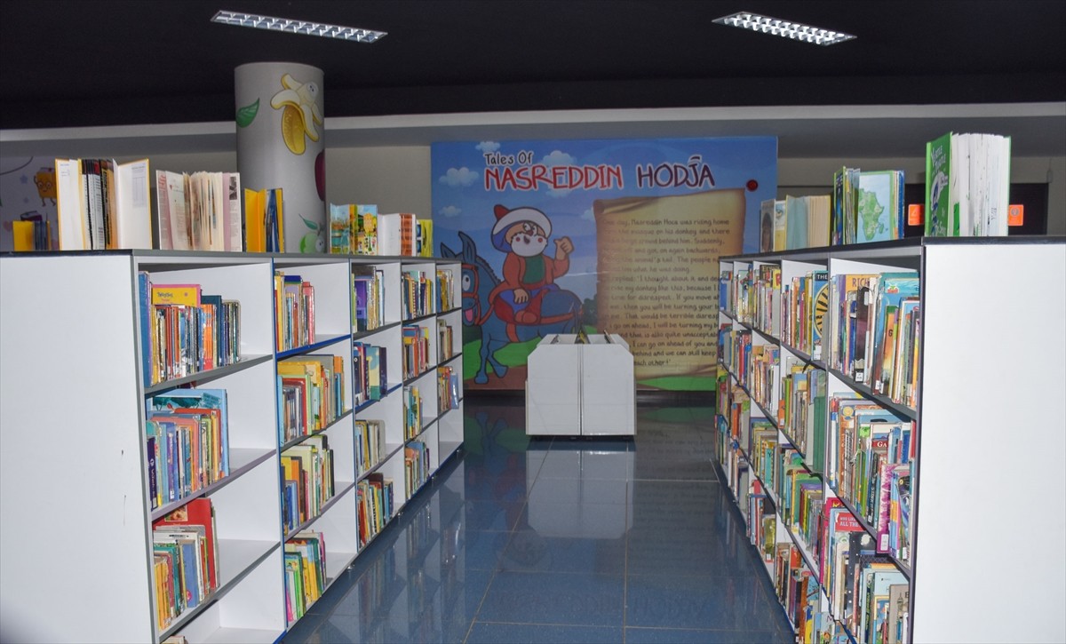 Türk İşbirliği ve Koordinasyon Ajansı Başkanlığı (TİKA), Kenya Milli Kütüphanesinin çocuk bölümünü...